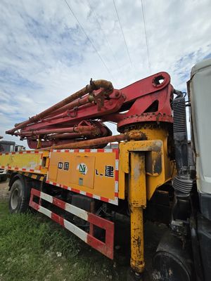 Насосный грузовик с шасси Sinotruk с кабиной кондиционера и гидравлическим управлением