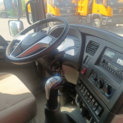 Дизельный грузовик Sinotruk 6X4 с сертифицированными по ISO шинами и гидравлическим рулевым управлением