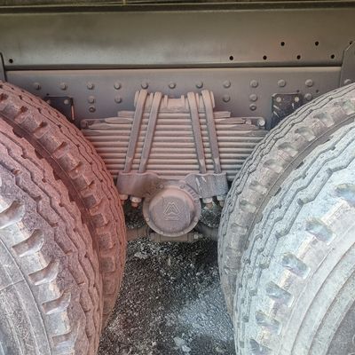 Дизельный грузовик Sinotruk 6X4 с сертифицированными по ISO шинами и гидравлическим рулевым управлением