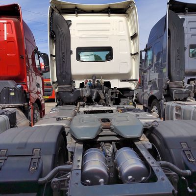 Прицеп трактора Sinotruk с 400-литровым топливным баком и сиденьем водителя