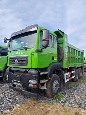 Кондиционер оборудован Sinotruk Dump Truck шасси с мощным дизельным двигателем