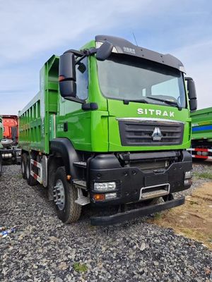 Кондиционер оборудован Sinotruk Dump Truck шасси с мощным дизельным двигателем