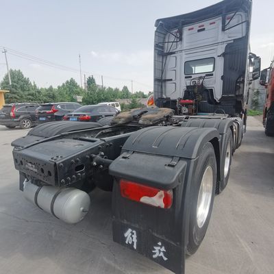 Подержанный грузовик FAW G7 с грузоподъемностью 31-40 т и конструкцией безтрубных шин