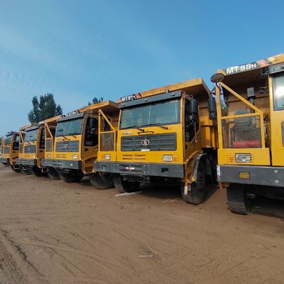 Массовый демпер с ручной трансмиссией на шасси Sinotruk с механическим подъемом руля