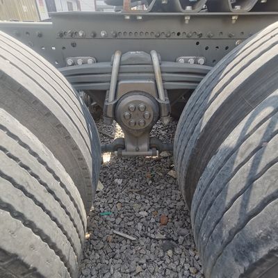 Буксирующий полуприцеп с наклонителем тягача Shacman 6X4 и топливным баком 1000 л