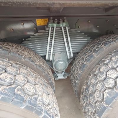 Передний стиль подъема используется Sinotruk HOWO 6*4 грузовик с откидкой для перевозки тяжелых грузов