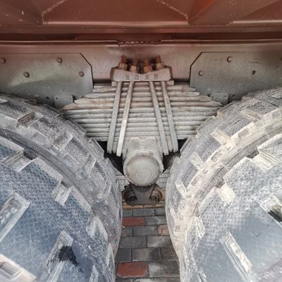 12100.000kg Подержанный тяжелый грузовик с шасси Sinotruk и 28V-1500 Kw генератором