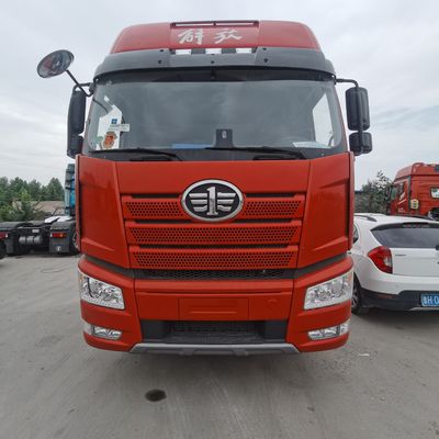 Мощность 520 л.с. Sinotruck Тракторный грузовик 6X4 с наклоном прицепа Комбайн с индивидуальным дизайном