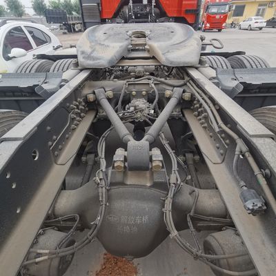 Мощность 520 л.с. Sinotruck Тракторный грузовик 6X4 с наклоном прицепа Комбайн с индивидуальным дизайном