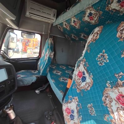 Грузоподъемность 30 т Ручная трансмиссия Тип тяжелой грузовой машины Sinotruk Шасси наклонитель грузовика