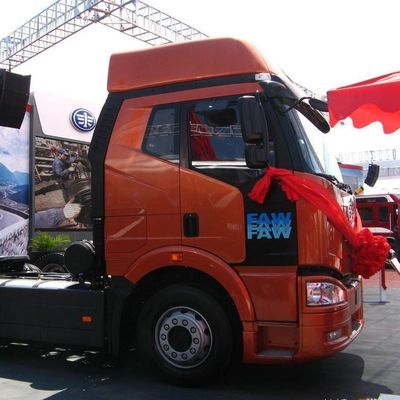 6X4 Дизельный трактор с 460 л.с. ручной трансмиссией Мощный и прочный Euro 3 FAW Jh6p