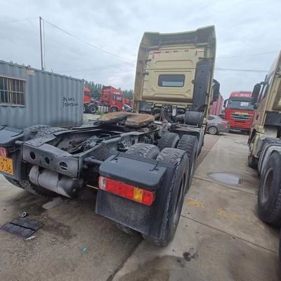 Буксирующий полуприцеп Шэньси Автомобиль Тяжелый тракторный грузовик с топливным баком 1000 л