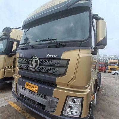 Буксирующий полуприцеп Шэньси Автомобиль Тяжелый тракторный грузовик с топливным баком 1000 л