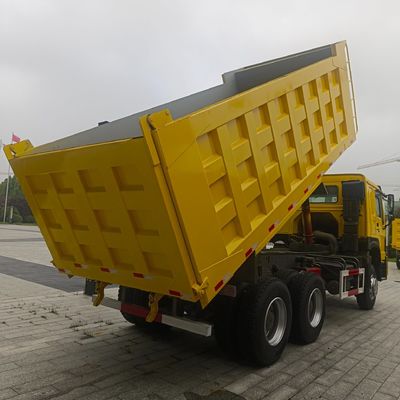 6×4 приводное колесо Углеродная стальная грузовая коробка Использованный грузовик с шинами и шасси Sinotruk