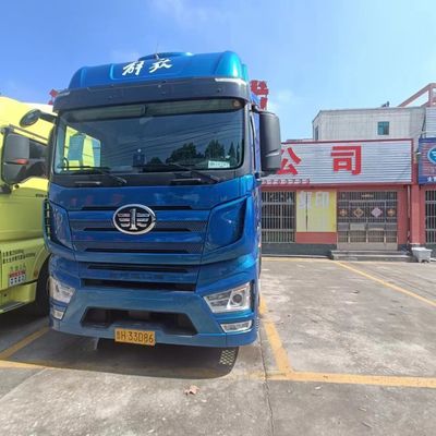 Грузовик Jiefang J7 с двигателем мощностью 560 лошадиных сил по стандарту выбросов Евро 5 6.8x2.5x3.8м