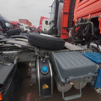 Ручная коробка передач 6X4 Подержанный трактор-грузовик Ситрак для грузовых перевозок в хорошем состоянии