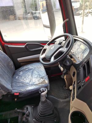 Sinotruk HOWO/ Shacman Трактор Транспортный грузовой грузовик Тяжелый грузовик &gt; 8 л Моторная емкость