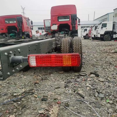 Срок службы ≤1 год HOWO тяжелогрузовой грузовик с топливным баком 400-600 л и шинами