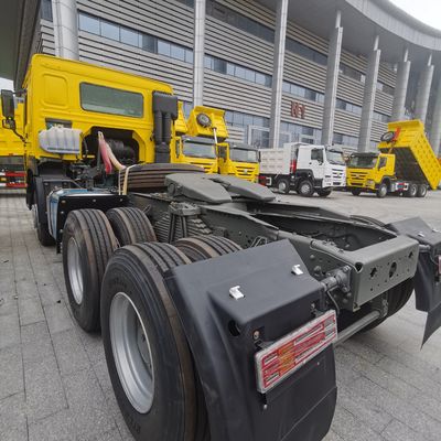 Сертифицированный ECE тяжелый трактор 6X4 с топливным баком 1000 л и сиденьем водителя с воздушной подвеской