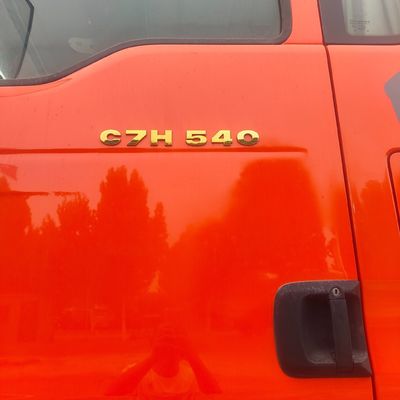 На рынке существует тяжелый трактор Sinotruck с воздушным подвесом для буксировки полуприцепа