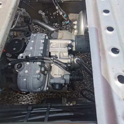 Продажа Sinotruck Tractor Truck Manual Type Transmission и 1000L топливный бак для буксировки
