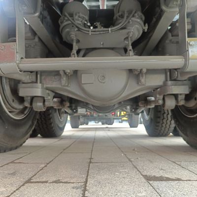 Шасси Sinotruk Подержанный грузовик с двигателем 371 л.с. и кабиной кондиционера