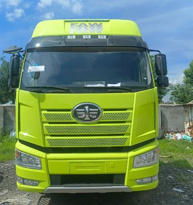 8005.000kg валовой вес дизельного грузовика J6p420HP для буксировки полуприцепа в большом спросе