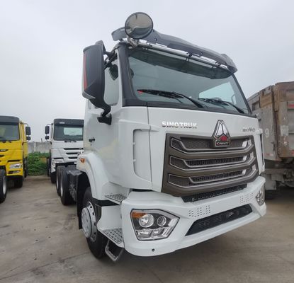 Прицепный грузовик Sinotruck с материалом грузового ящика из углеродистой стали и сиденьем с воздушной подвеской