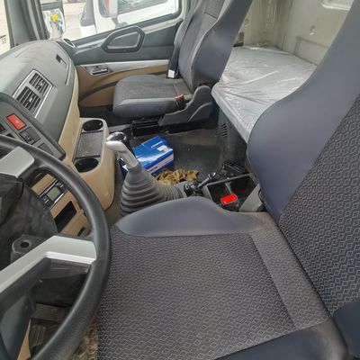 Прицепный грузовик Sinotruck с материалом грузового ящика из углеродистой стали и сиденьем с воздушной подвеской