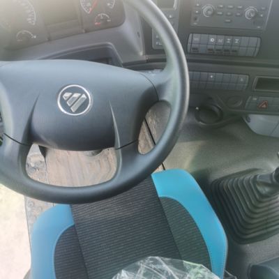 Foton Auman использовал грузовик для буксировки полуприцепа высокой мощности и эффективности