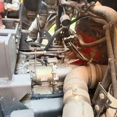 31-40т Делонг X5000 8X4 Дэмп-Трик с шинами и углеродной сталью
