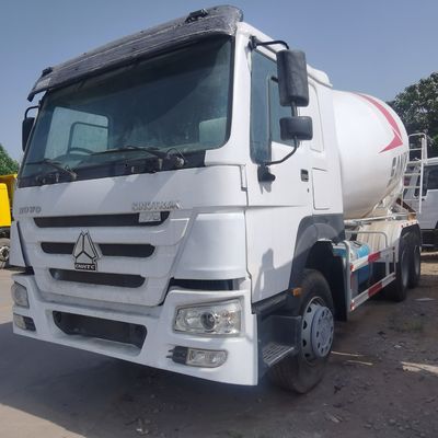 Тип ручной трансмиссии Sinotruk Цементный смеситель для тяжелых строительных нужд