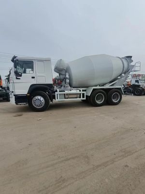 Специализированный Sinotruk Шасси Гидравлическое рулевое смеситель грузовика с помощью энергии и шины