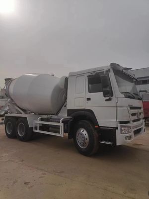 Специализированный Sinotruk Шасси Гидравлическое рулевое смеситель грузовика с помощью энергии и шины