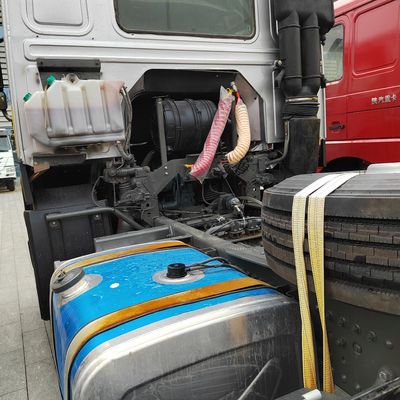 Гидравлическое рулевое управление и конструкция шасси Sinotruk 6x4 тракторный грузовик для промышленного транспорта