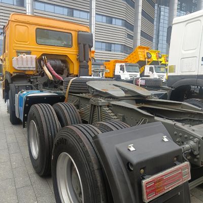 Мощная тяговая способность и продажа тракторного грузовика HOWO371HP6X4 с доставкой Seco