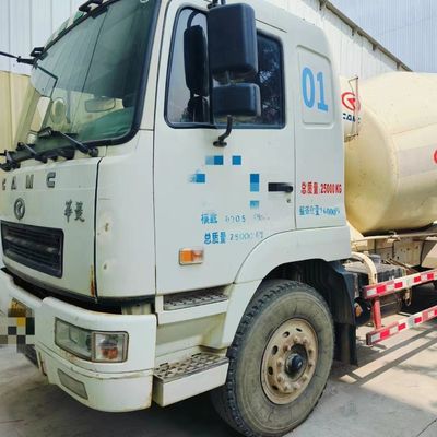 Sinotruk Бетонный смеситель грузовик Гидравлическое рулевое управление Дизель 12м sup3 с сертификацией CE