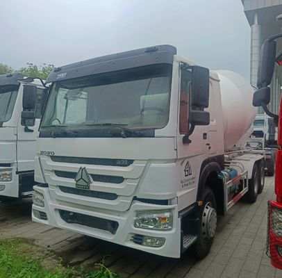 12м3 Бетонный смеситель с шасси и шинами Sinotruk Дизельное топливо Евро 3 Стандарт выбросов