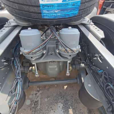 400 л топливный бак и сиденье воздушной подвески Sinotruck тракторный грузовик с подержанным сиденьем водителя