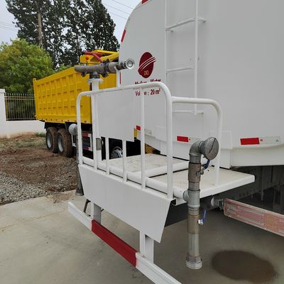 Sinotruk Шасси 20тонн Использованный HOWO 6X4 Водосборочный грузовик Водоносной танкер Грузовик с шинами