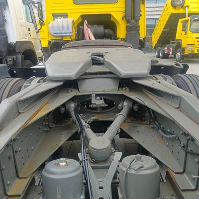 Экономичное приводное колесо 6×4 дизельный трактор голова HOWO6X4 Trac с повышенной эффективностью