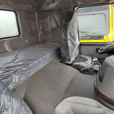 Транспорт HOWO Грузовик для доставки воды с дизельным топливом и грузовым ящиком из углеродистой стали