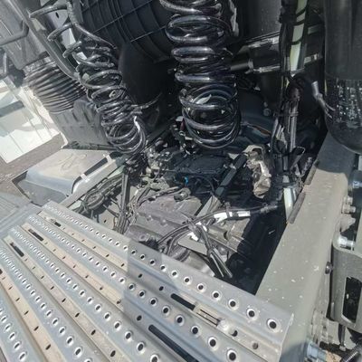 Транспортный грузовой грузовик для транспортировки высокомощных топливных баков