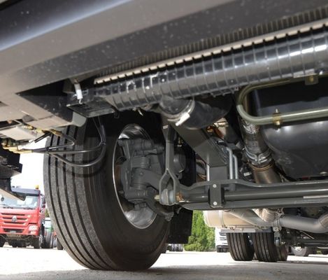 Sinotruk HOWO Cnl LNG тракторная головка для буксировки полуприцепа 6×4 Приводные колеса