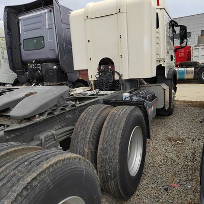 336 л.с. Sinotruk HOWO грузовое транспортное средство с ≤5 местами и доступным CNG/LNG