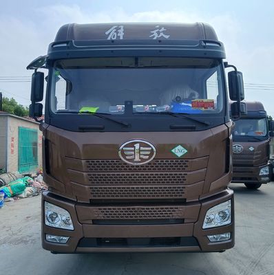 Транспортное средство 6x4 приводной колеса газового трактора 630 л.с. с шасси и шинами Sinotruk