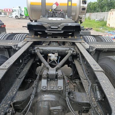 Транспортный грузовик 6*4 на газовом тракторе мощностью 530 л.с. с гидравлическим рулевым управлением и сертификацией GCC