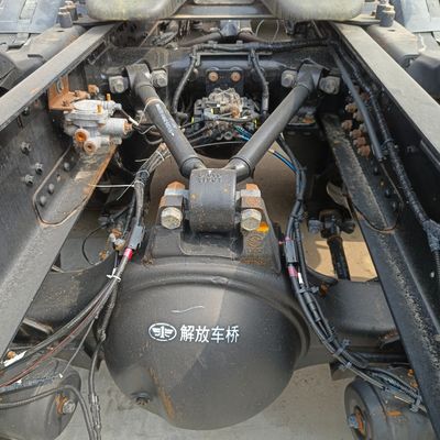 CA4250P66M25T1E6 Освобождение J6p Тракционный транспортный грузовик 6 * 4/4 * 2/6 * 2 Подержанный трактор