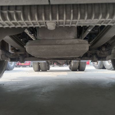 Sinotruk Шасси FAW J6p Газовый 6X4 Грузовик по доступной цене 7.40m*2.55m*3.76m