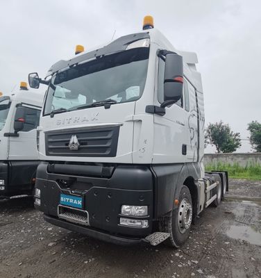 Буксировка с тяжелой грузовой машиной Sinotruk Sitrak CNG Truck